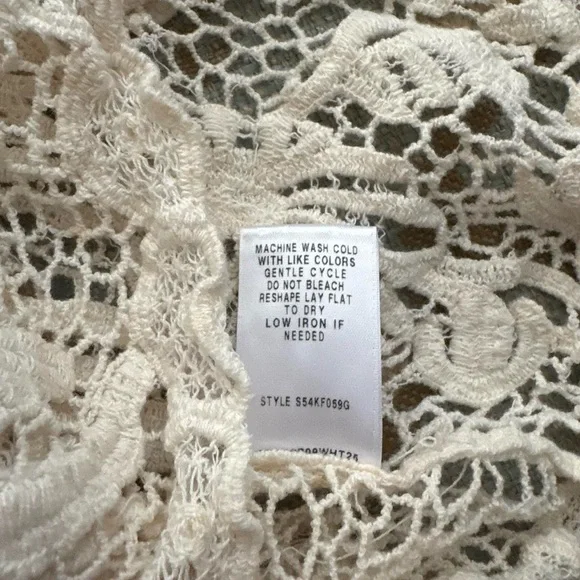 Vintage Lace Cream Crochet Vest - Picture 4 of 4